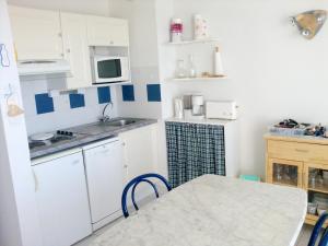 Appartement d'une chambre a Fouras a 50 m de la plage avec vue sur la mer piscine partagee et jardin amenage