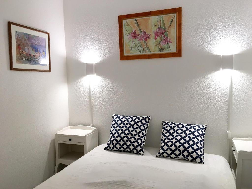 Appartement Appartement d'une chambre a Guerande a 600 m de la plage avec vue sur la mer piscine partagee et jardin clos 1 Avenue Claude Monet Appartment 225 44350 Guérande