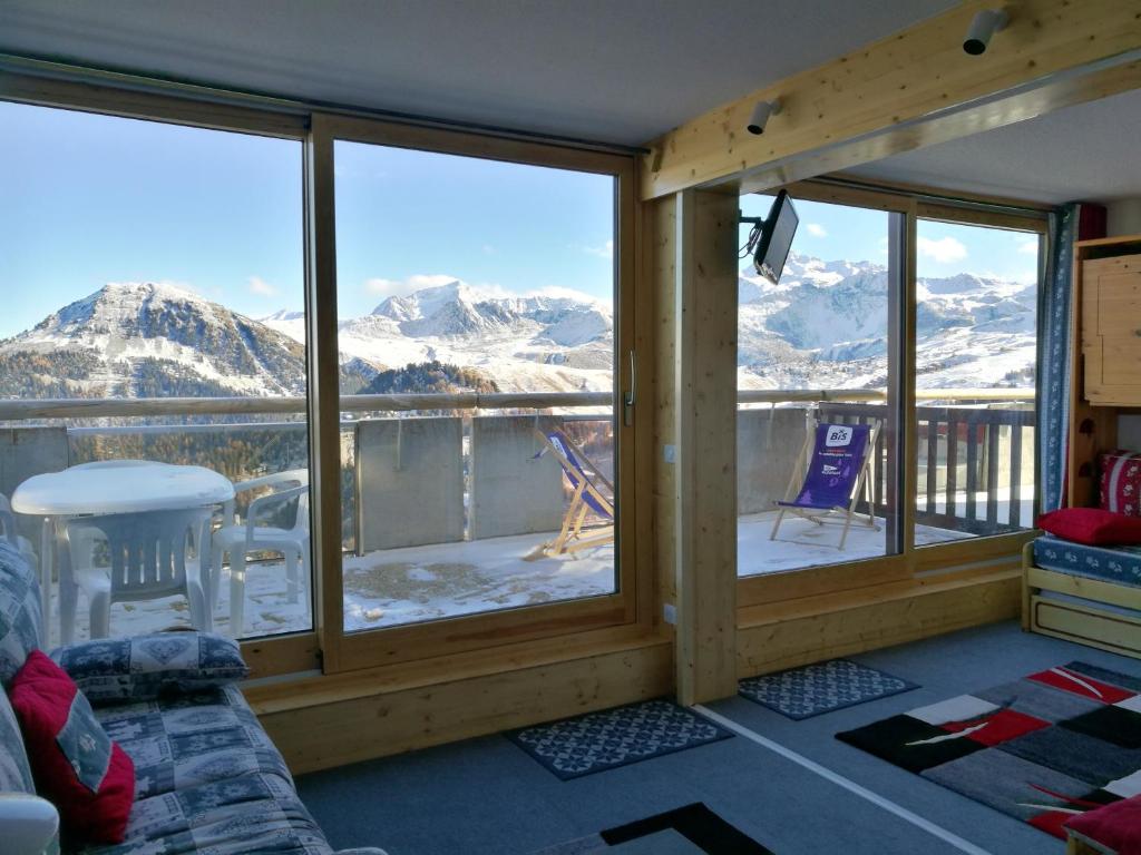 Appartement Appartement d'une chambre a La Plagne Aime 2000 a 10 m des pistes avec vue sur la ville et terrasse amenagee Aime 2000 73210 Mâcot La Plagne