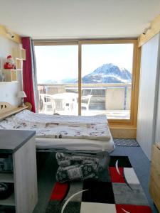 Appartement d'une chambre a La Plagne Aime 2000 a 10 m des pistes avec vue sur la ville et terrasse amenagee