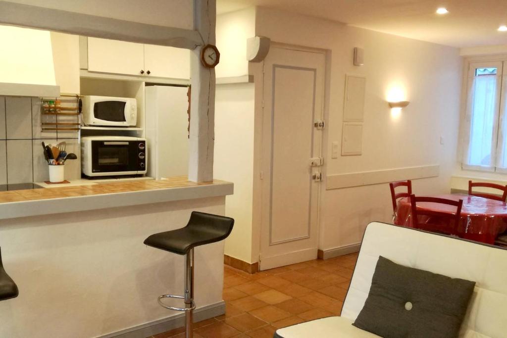 Appartement d'une chambre a Saint Jean de Luz a 300 m de la plage avec terrasse amenagee et wifi 15 Rue Anderemarienea, 64500 Saint-Jean-de-Luz