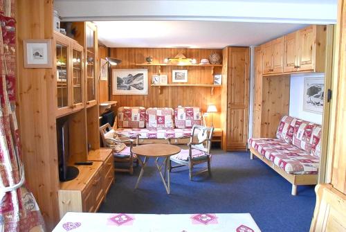 Appartement d'une chambre a Val d'Isere a 10 m des pistes avec vue sur la ville et wifi