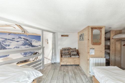 Appartement d'une chambre a Val Thorens a 20 m des pistes avec vue sur la ville et balcon
