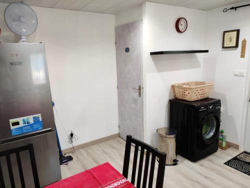 Appartement d'une chambre avec jardin clos et wifi a Toulon a 7 km de la plage
