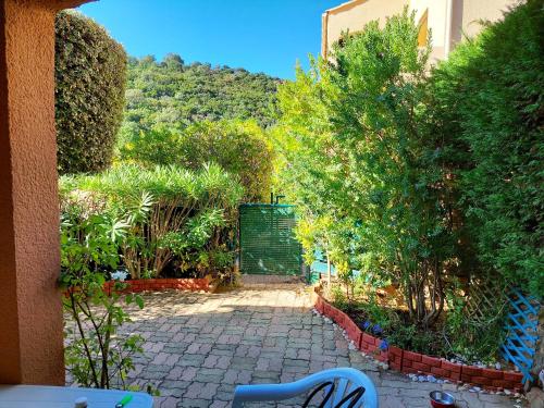 Appartement d'une chambre avec piscine partagee et jardin clos a Cavalaire sur Mer a 1 km de la plage