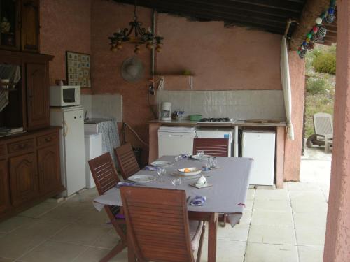 Appartement d'une chambre avec piscine partagee et jardin clos a Roquefort la Bedoule a 3 km de la plage