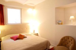 Appartement d'une chambre avec piscine partagee jardin clos et wifi a Forcalquier