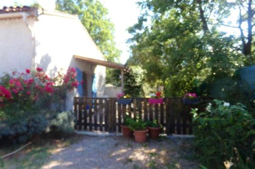 Appartement d'une chambre avec piscine partagee jardin clos et wifi a Le Luc