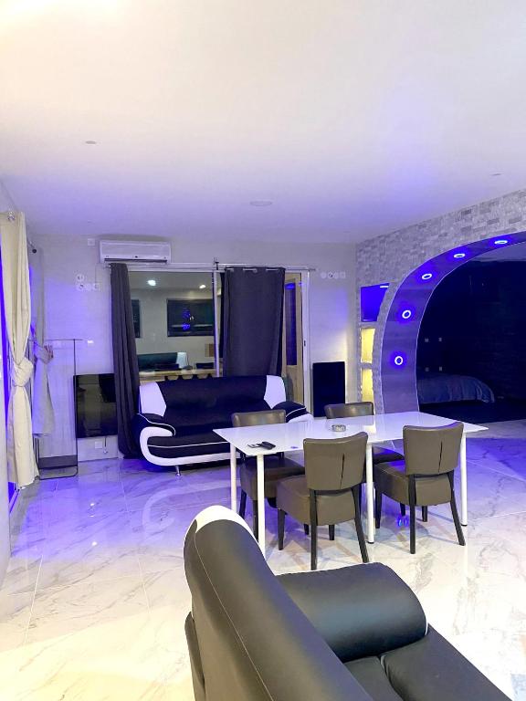 Appartement Appartement d'une chambre avec spa terrasse et wifi a Fenay 4 Route de Dijon 21600 Fénay