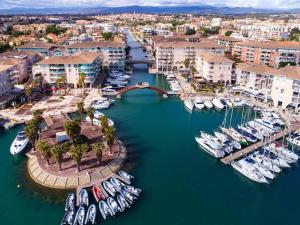 Appartement d'une chambre avec vue sur la mer balcon et wifi a Frejus