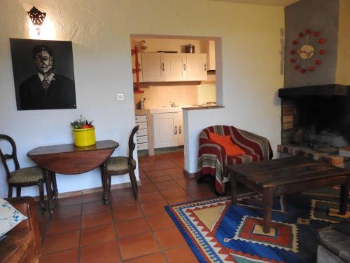 Appartement d'une chambre avec vue sur la mer et jardin amenage a Hyeres a 2 km de la plage
