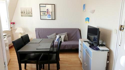 Appartement d'une chambre avec vue sur la ville a Trebeurden a 1 km de la plage