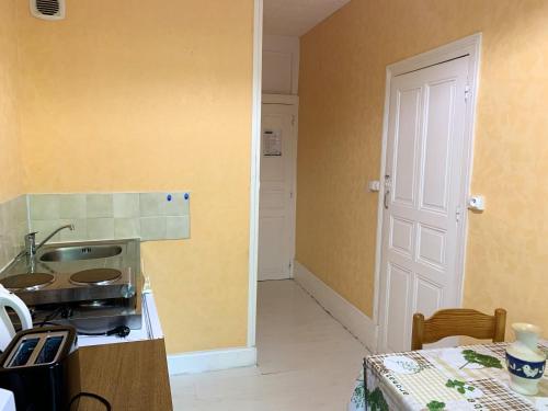 Appartement d'une chambre avec vue sur la ville balcon et wifi a Neris les Bains