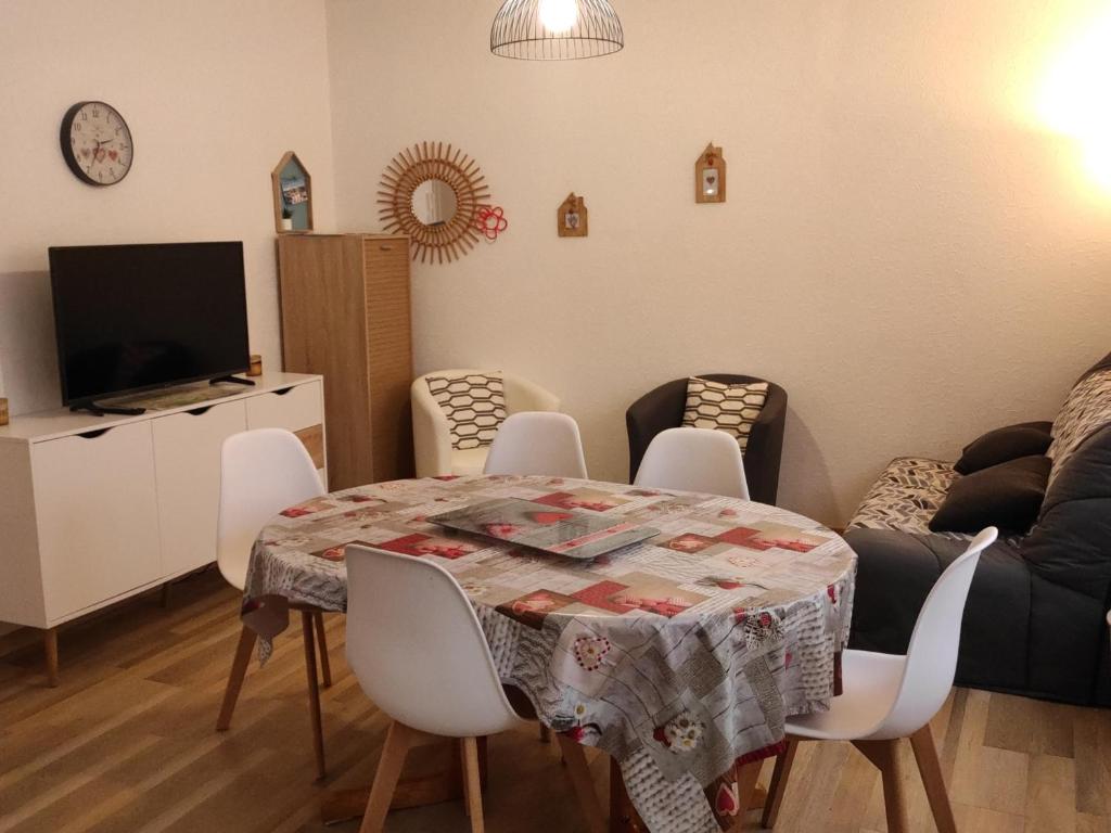 Appartement d'une chambre avec vue sur le lac et wifi a Les Angles a 1 km des pistes 66210 Les Angles