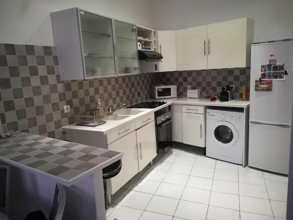 APPARTEMENT DANS CENTRE HISTORIQUE 32 Rue de la Fontette, 06130 Grasse