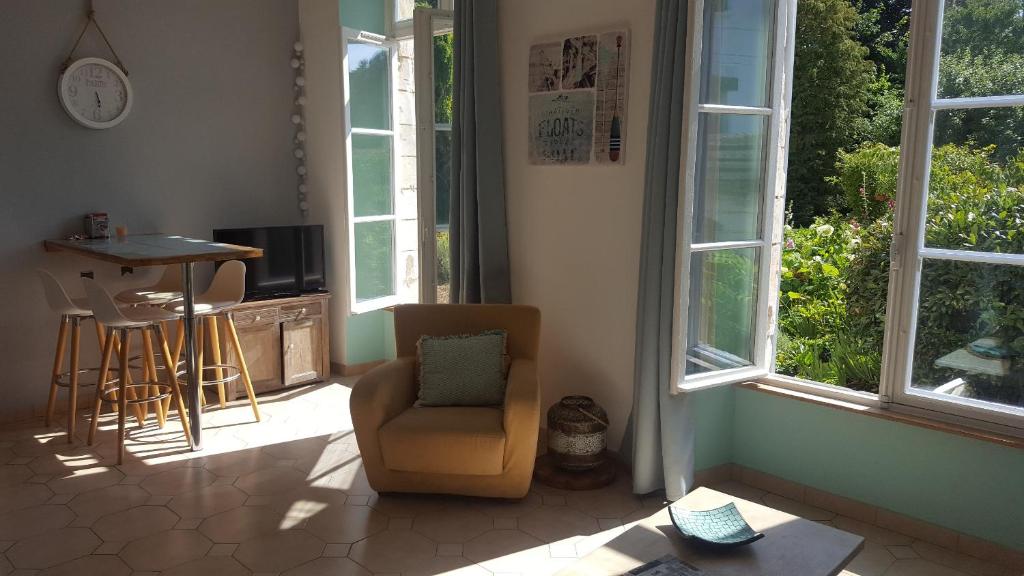 Appartement dans maison de charme Doullens 6 Rue de la Bassée, 80600 Doullens