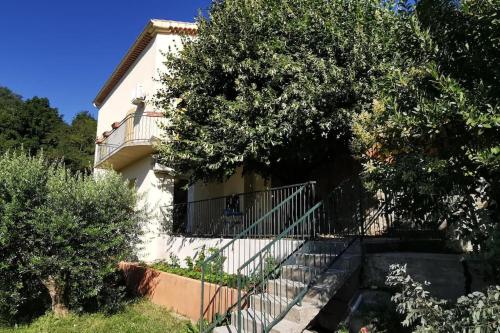 Appartement dans maison hyper calme, avec terrasse, Sud Ardèche