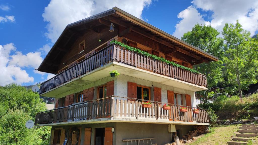 Appartement dans petit chalet Chalet Sandettie 638 Route de la Bechigne, 74390 Châtel