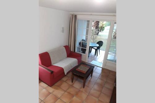 APPARTEMENT DANS RESIDENCE 4**** DANS UN CADRE LUXURIANT