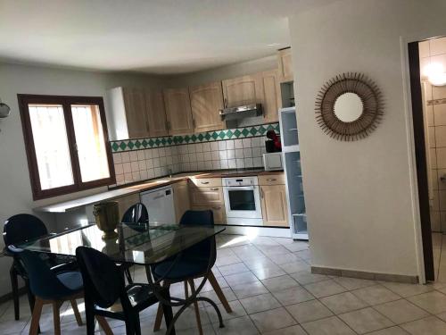 Appartement de 2 chambres a Cavalaire sur Mer a 500 m de la plage