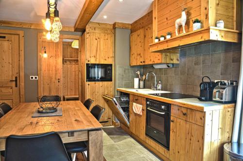Appartement de 2 chambres a Les Deux Alpes a 50 m des pistes avec terrasse amenagee et wifi