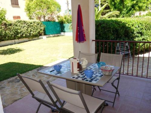 Appartement de 2 chambres a Saint Cyr sur Mer a 250 m de la plage avec jardin clos et wifi