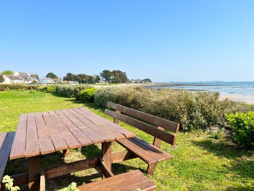 Appartement de 2 chambres a Sarzeau a 100 m de la plage avec vue sur la mer jardin clos et wifi