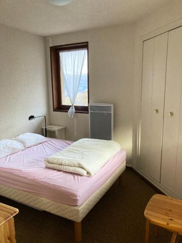 Appartement de 2 chambres avec balcon amenage a Les Orres a 2 km des pistes