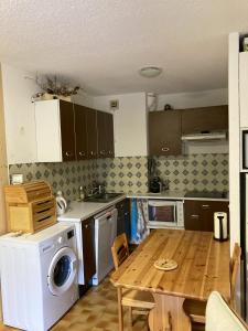 Appartement de 2 chambres avec balcon amenage a Les Orres a 2 km des pistes