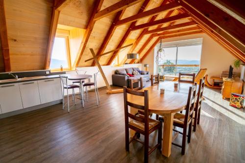 Appartement de 2 chambres avec balcon amenage a Saint Come d'Oltc