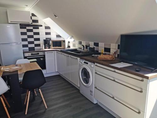 Appartement de 2 chambres avec jacuzzi jardin clos et wifi a Le Vivier sur Mer