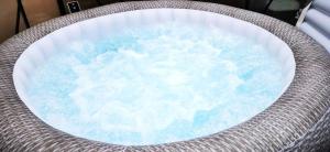 Appartement de 2 chambres avec jacuzzi jardin clos et wifi a Le Vivier sur Mer
