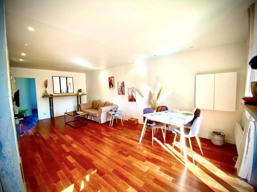 Appartement de 2 chambres avec jacuzzi jardin clos et wifi a Nemourslone