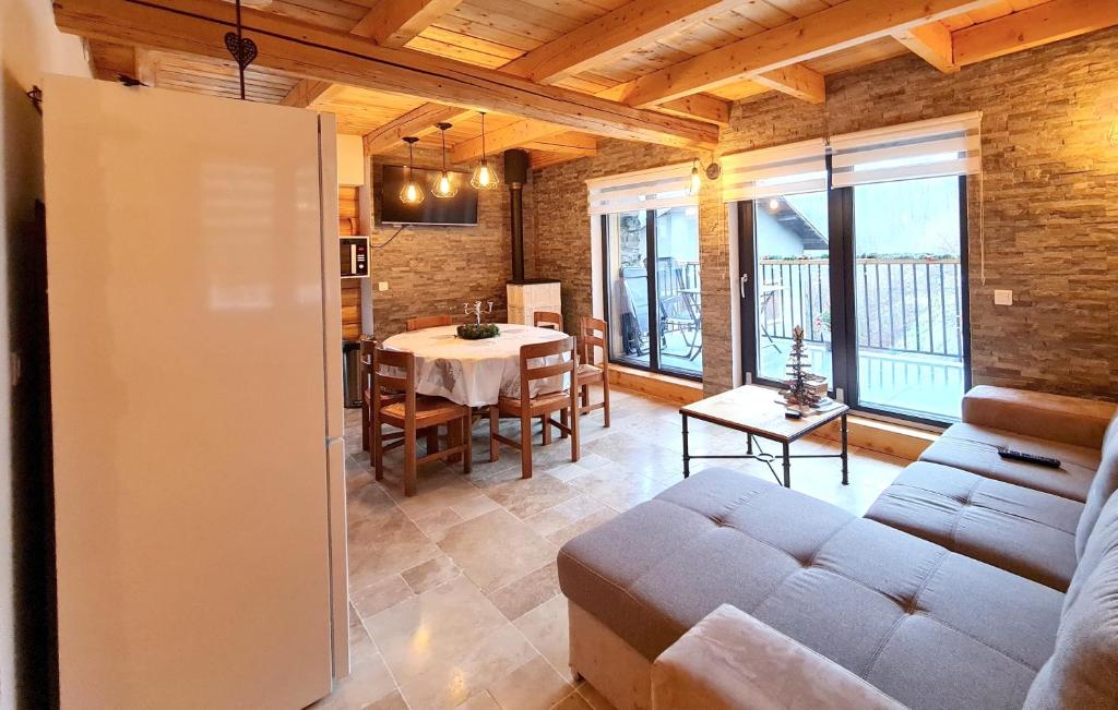 Appartement Appartement de 2 chambres avec jardin amenage et wifi a Courchevel a 6 km de la plage 136 Impasse du Pont de charme Vignotan 73120 Courchevel