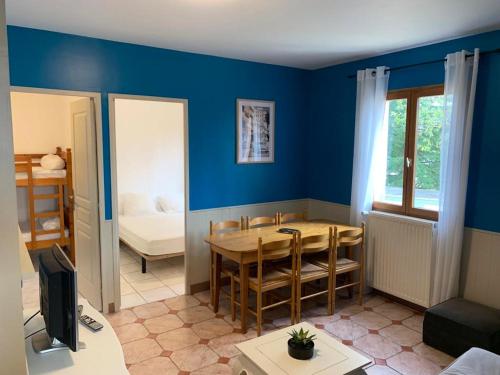 Appartement de 2 chambres avec jardin clos et wifi a Corsavy