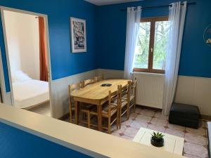 Appartement de 2 chambres avec jardin clos et wifi a Corsavy