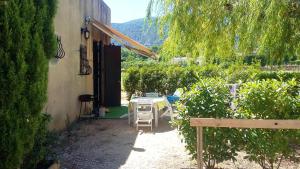 Appartement de 2 chambres avec piscine partagee spa et jardin clos a Maubec
