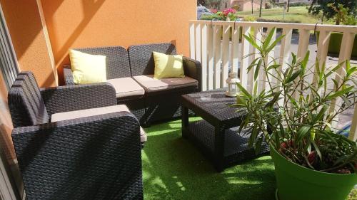 Appartement de 2 chambres avec piscine partagee terrasse amenagee et wifi a Dax