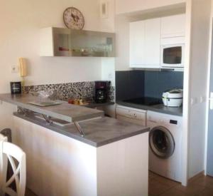 Appartement de 2 chambres avec vue sur la mer piscine partagee et jardin clos a Roquebrunes sur Argens a 3 km de la plage