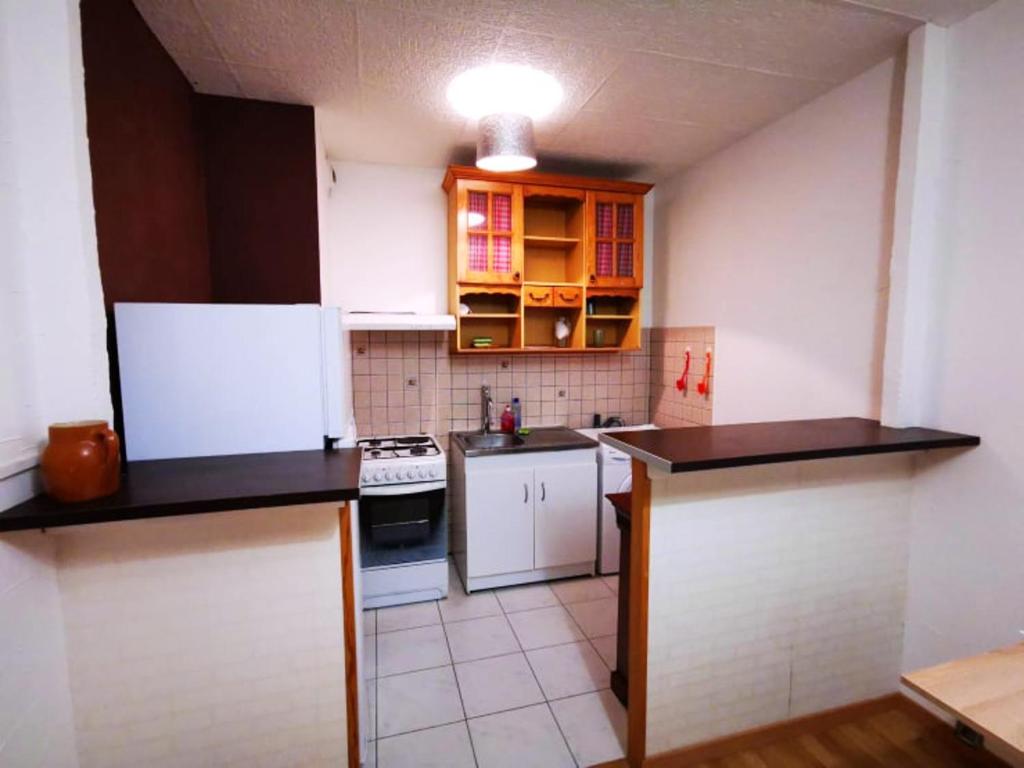 Appartement de 2 chambres avec vue sur la ville et wifi a Clermont Ferrand 27 Rue du Château des Vergnes Puy-de-Dôme, Auvergne-Rhône-Alpes , étage 6, 63100 Clermont-Ferrand