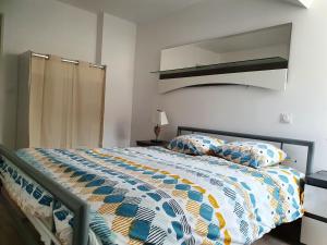 Appartement de 2 chambres avec vue sur le lac a Chateau Arnoux Saint Auban