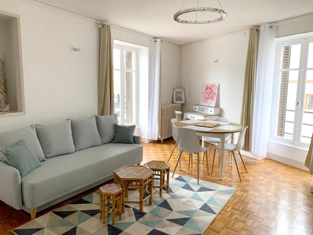 Appartement Appartement de 2 chambres avec wifi a Neris les Bains 12 Rue Gergovia 03310 Néris-les-Bains