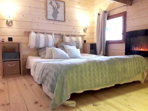 Appartement de 2 chambres avec wifi a Peone
