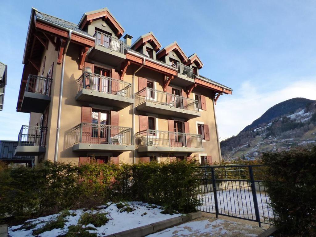 Appartement Appartement de 3 chambres a St Gervais les Bains a 400 m des pistes avec piscine partagee et balcon amenage 490 Rue du Mont Joly 74170 Saint-Gervais-les-Bains