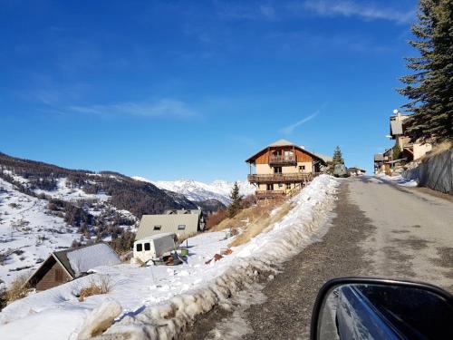 Appartement de 3 chambres avec balcon et wifi a Vars a 2 km des pistes