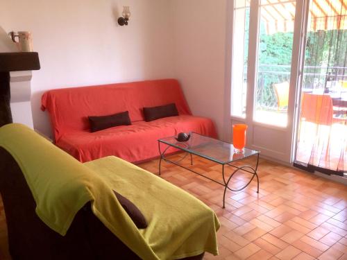 Appartement de 3 chambres avec vue sur la mer jardin clos et wifi a Saint Raphael a 1 km de la plage