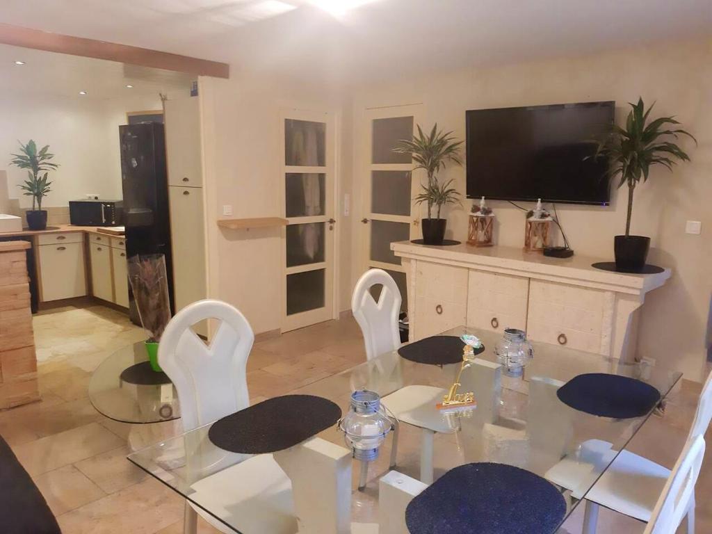 Appartement de 3 chambres avec wifi a Beaucaire 2 Rue du Jeu de Paume Gard, Occitanie, 30300 Beaucaire