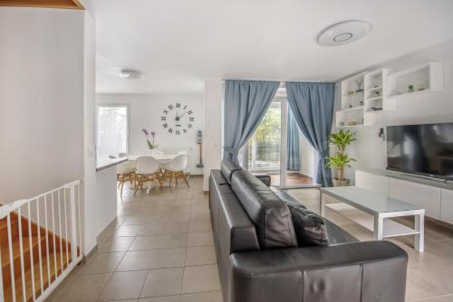 Appartement de 4 chambres à 13 minutes de Paris (train)