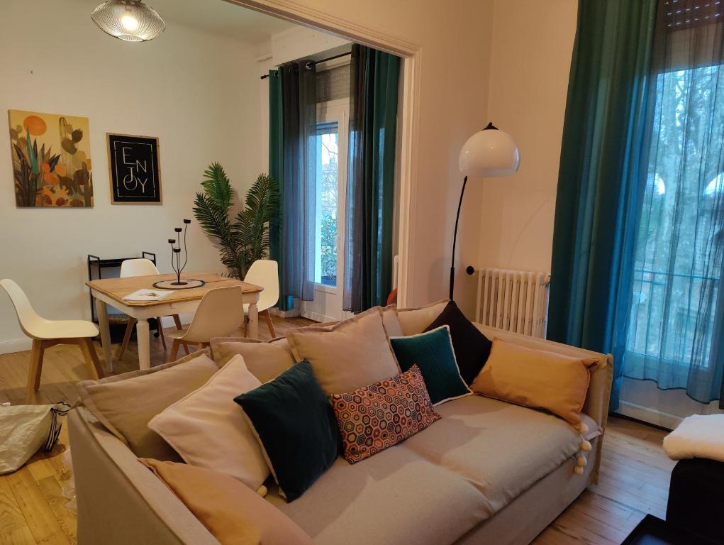 Appartement de 5 chambres avec jacuzzi terrasse et wifi a Fenay