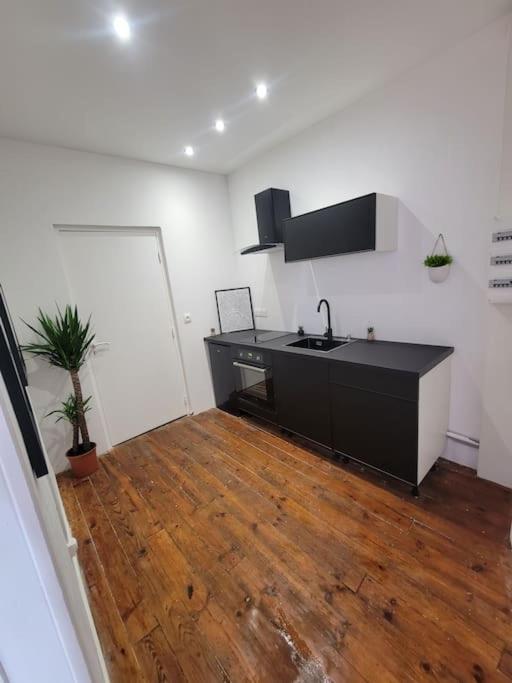 Appartement de Charme avec tomettes et Parquet 1 Rue Saint-Jean, 81300 Graulhet